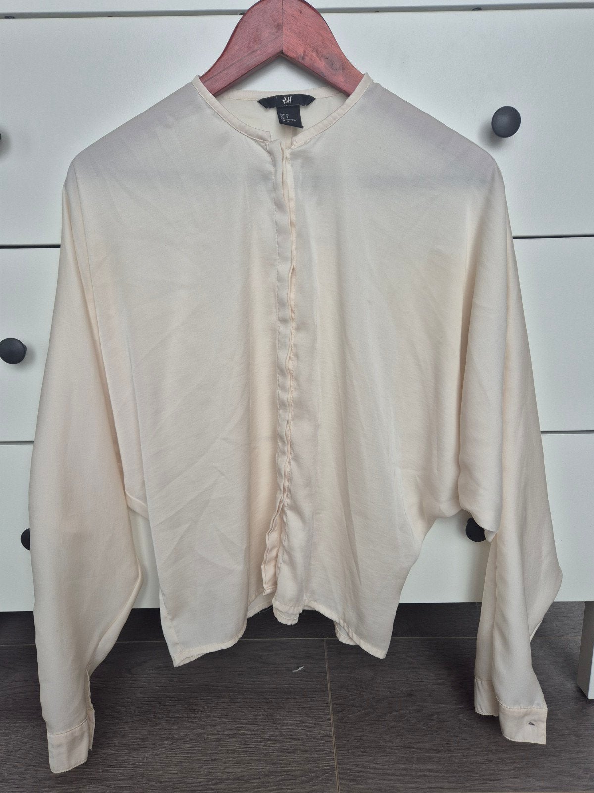 ​H&M Soepelvallende Blouse met Vleermuismouwen (Maat 36 / S), Kleding | Dames, Blouses en Tunieken, H&M, Beige, Ophalen of Verzenden