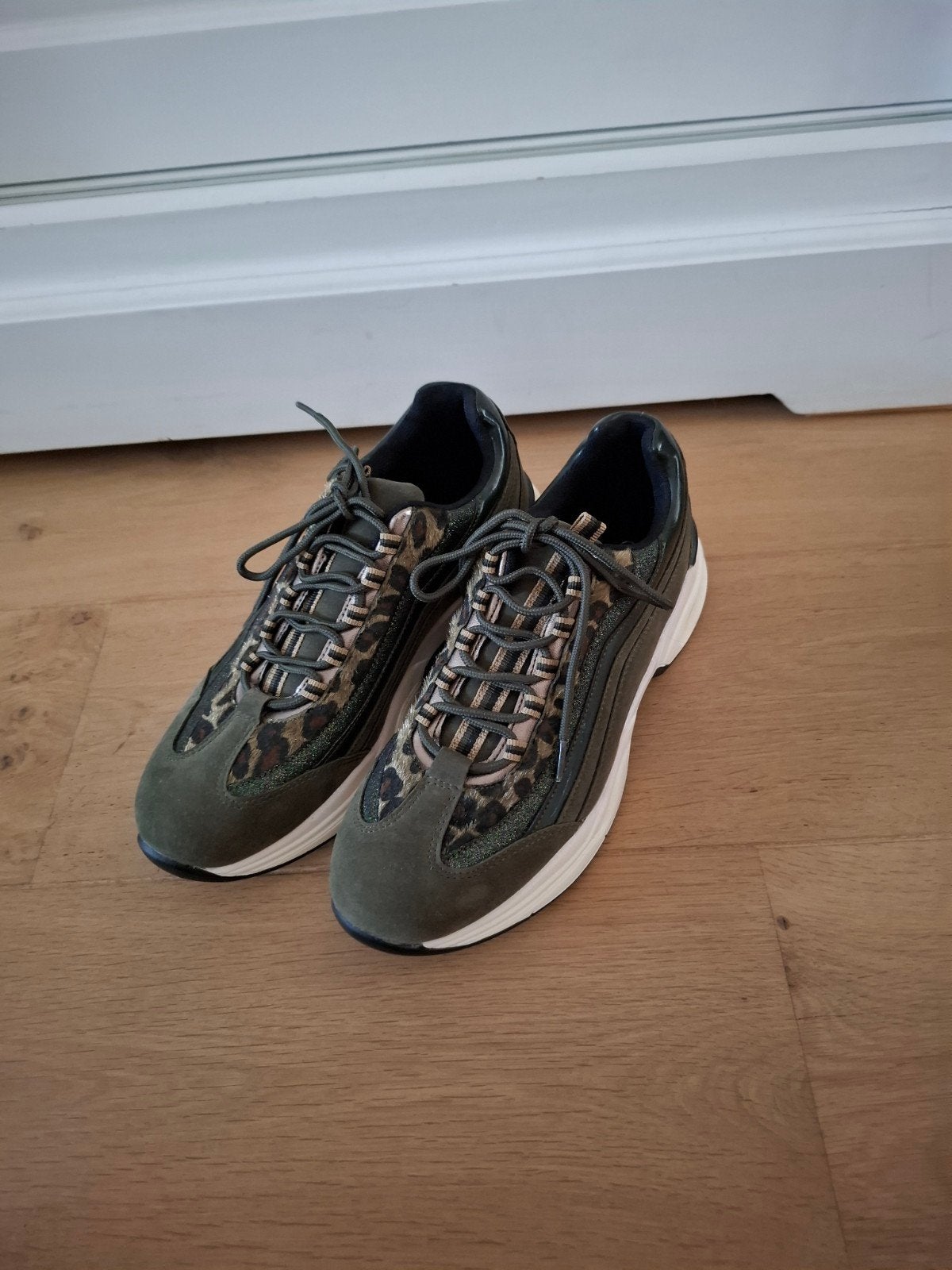 Nieuwe Bluebox sneakers maat 40, Kleding | Dames, Nieuw, Ophalen of Verzenden, Sneakers of Gympen, Bluebox
