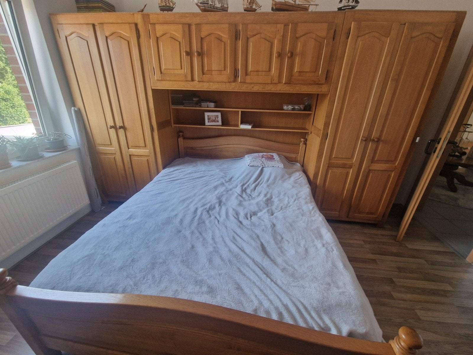 gratis massief houten bed en ombouw, Huis en Inrichting, Slaapkamer | Complete slaapkamers, Ophalen, Gebruikt, Tweepersoons