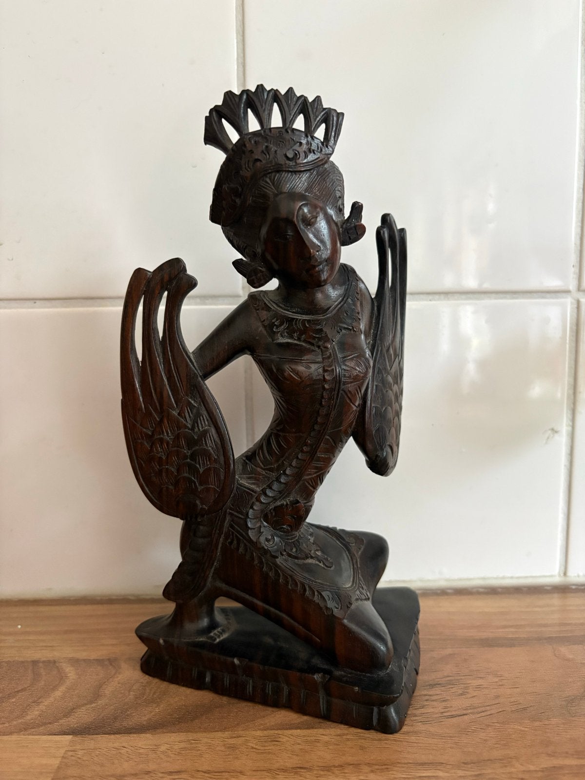 Handgesneden Balinese Houten Danseres Beeld, Antiek en Kunst, Kunst | Beelden en Houtsnijwerken, Ophalen of Verzenden, Handgemaakt