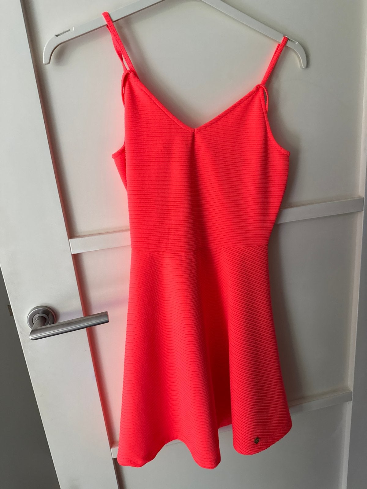Gratis af te halen: Superdry neon oranje jurk, maat S, Ophalen, Zo goed als nieuw, Roze, Maat 36 (S)