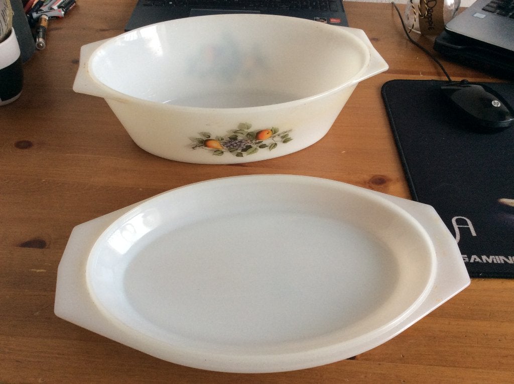 Vintage melkglazen schaal met deksel 35 x 21 x 10 cm, Gebruikt, Met deksel, Schaal, Ophalen of Verzenden