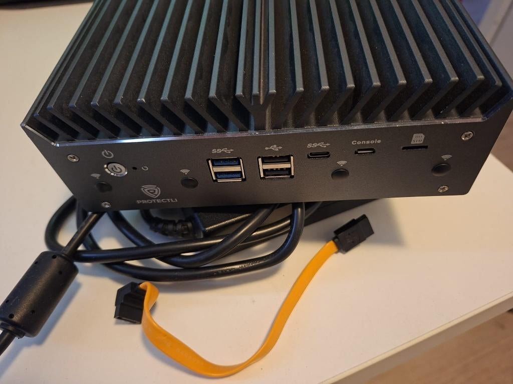 PROTECTLI VP4670 Mini PC, Computers en Software, Servers, Minder dan 4 GB, Zo goed als nieuw, 4 Ghz of meer, 512 GB