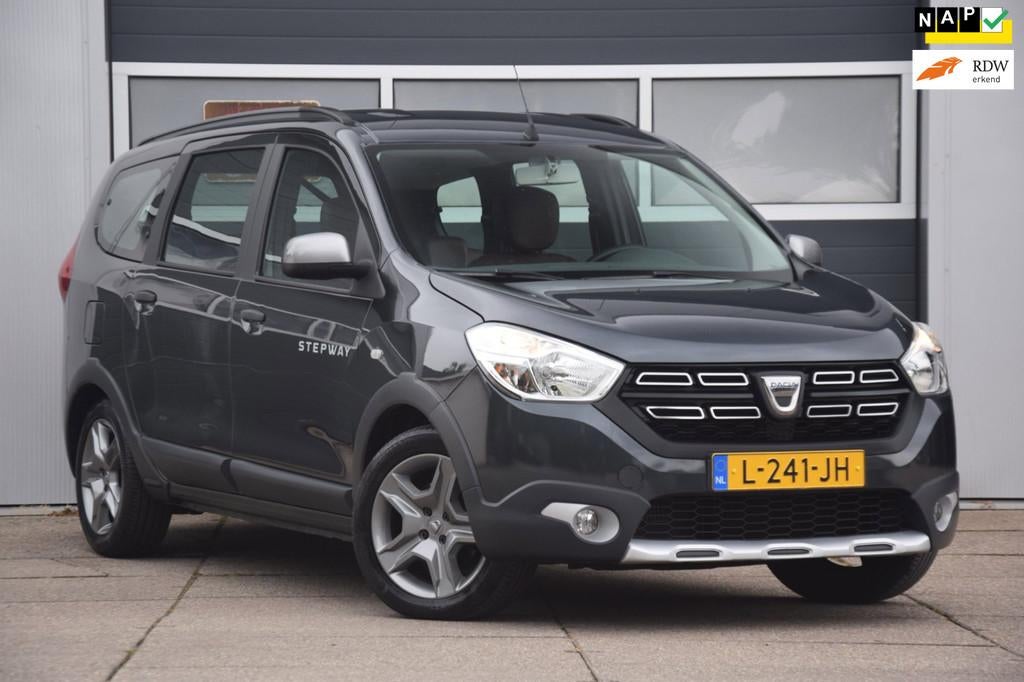 Dacia Lodgy 1.3 TCe Stepway 7p LEDEREN BEKLEDING/TREKHAAK/CA, Auto's, Dacia, Voorwielaandrijving, Gebruikt, Euro 6, 4 cilinders