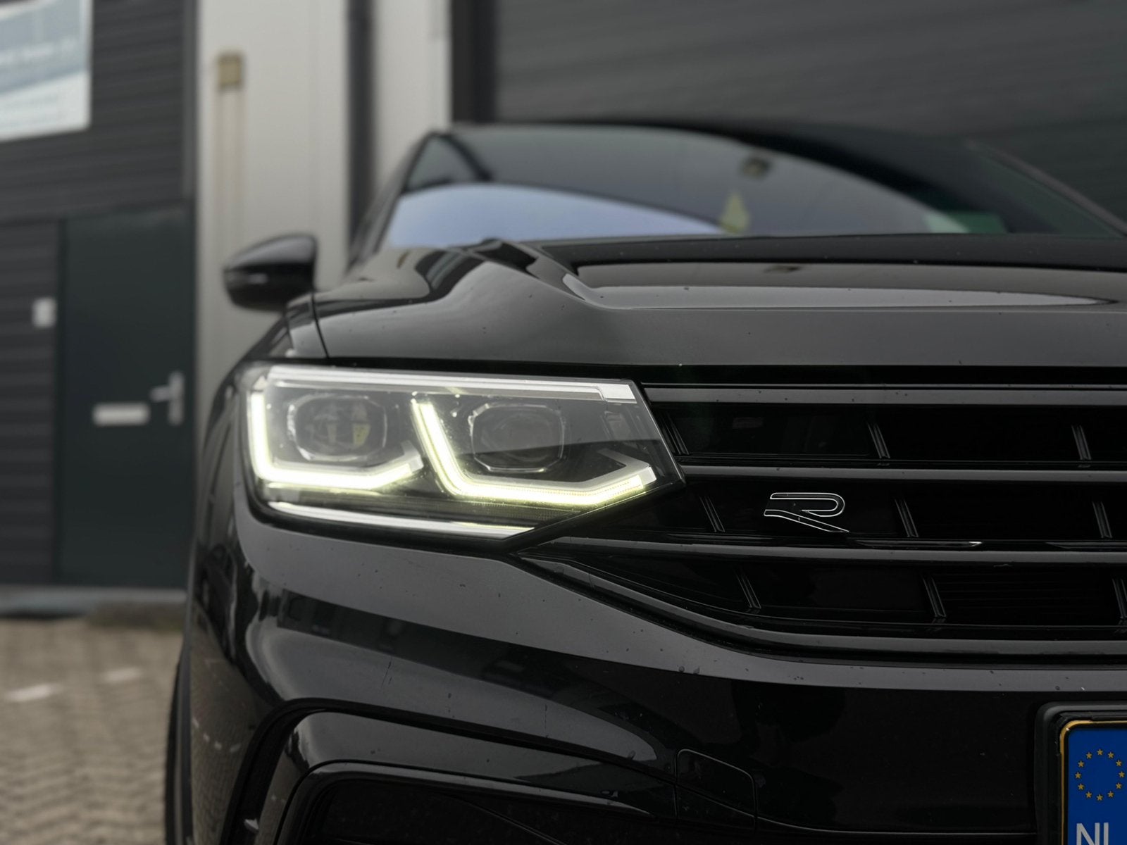 Foto 5 van Volkswagen Tiguan 1.4 TSI eHybrid R-line PANO / HUD / VOL