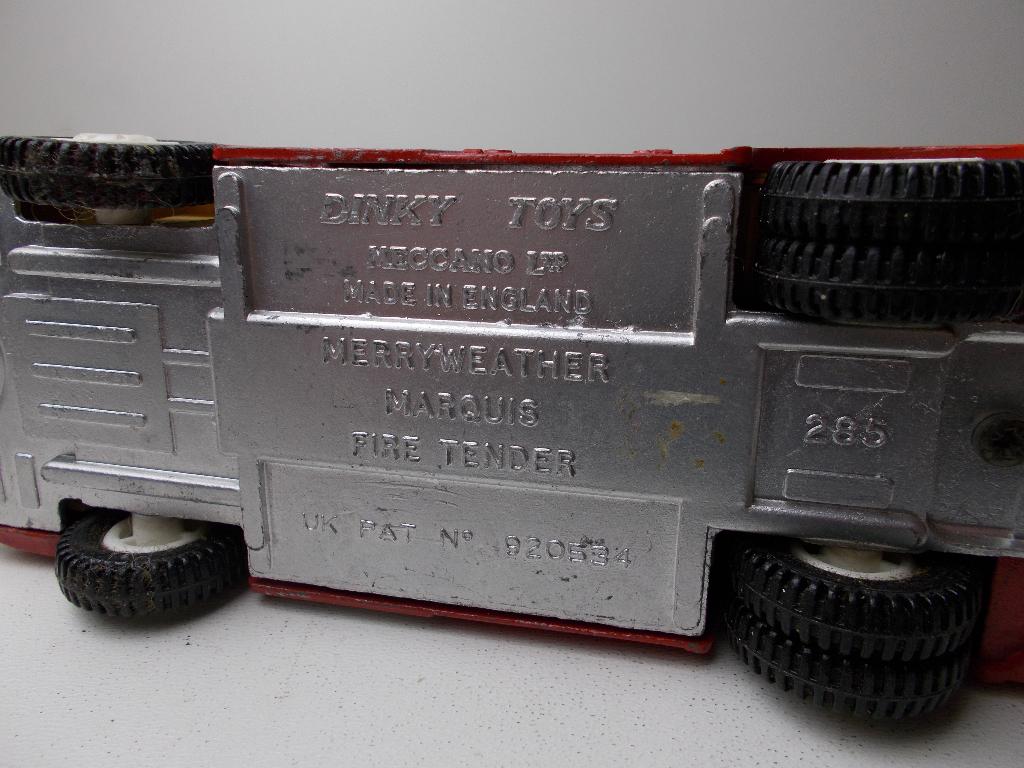 1969 Dinky Toys 285 MERRYWEATHER MARQUIS FIRE TENDER I.g.st., Ophalen of Verzenden, Zo goed als nieuw, Bus of Vrachtwagen, Dinky Toys