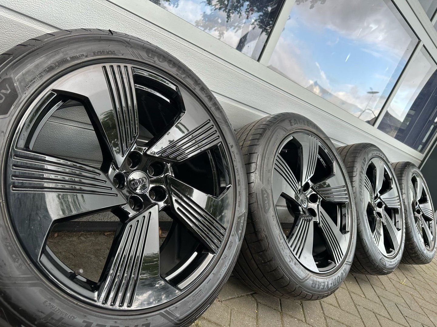 Orig. 21 inch Audi Q8 E-tron S Sportback 50 55 velgen banden, Auto-onderdelen, Gebruikt, -, 265 mm, -