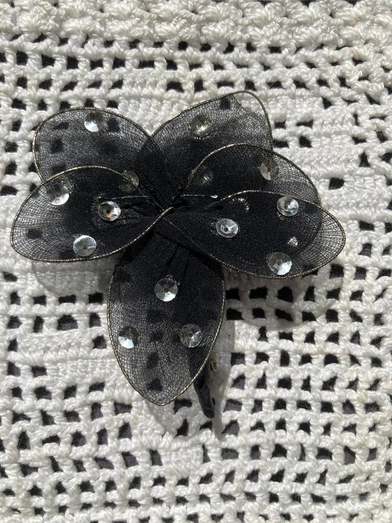 Vintage jaren 90 bloem broche - zwart met pailletten, Verzenden, Gebruikt, Zwart, Overige materialen