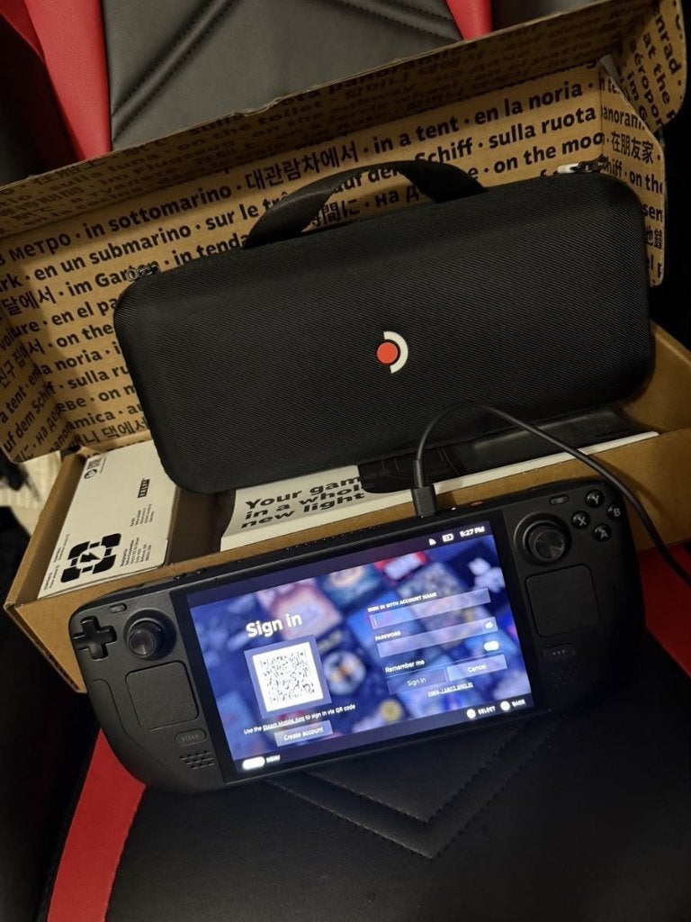 Steam Deck OLED 1 TB inclusief case, dock en lader, Zo goed als nieuw, Met harde schijf, Met 1 controller, Switch OLED