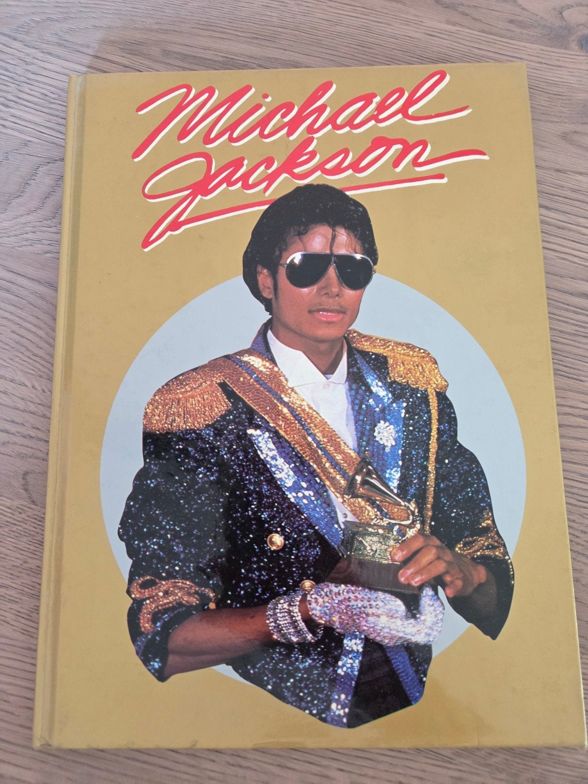 Michael Jackson Boek - Geschiedenis van de King of Pop, Ophalen of Verzenden, Gelezen, Artiest, Onbekend