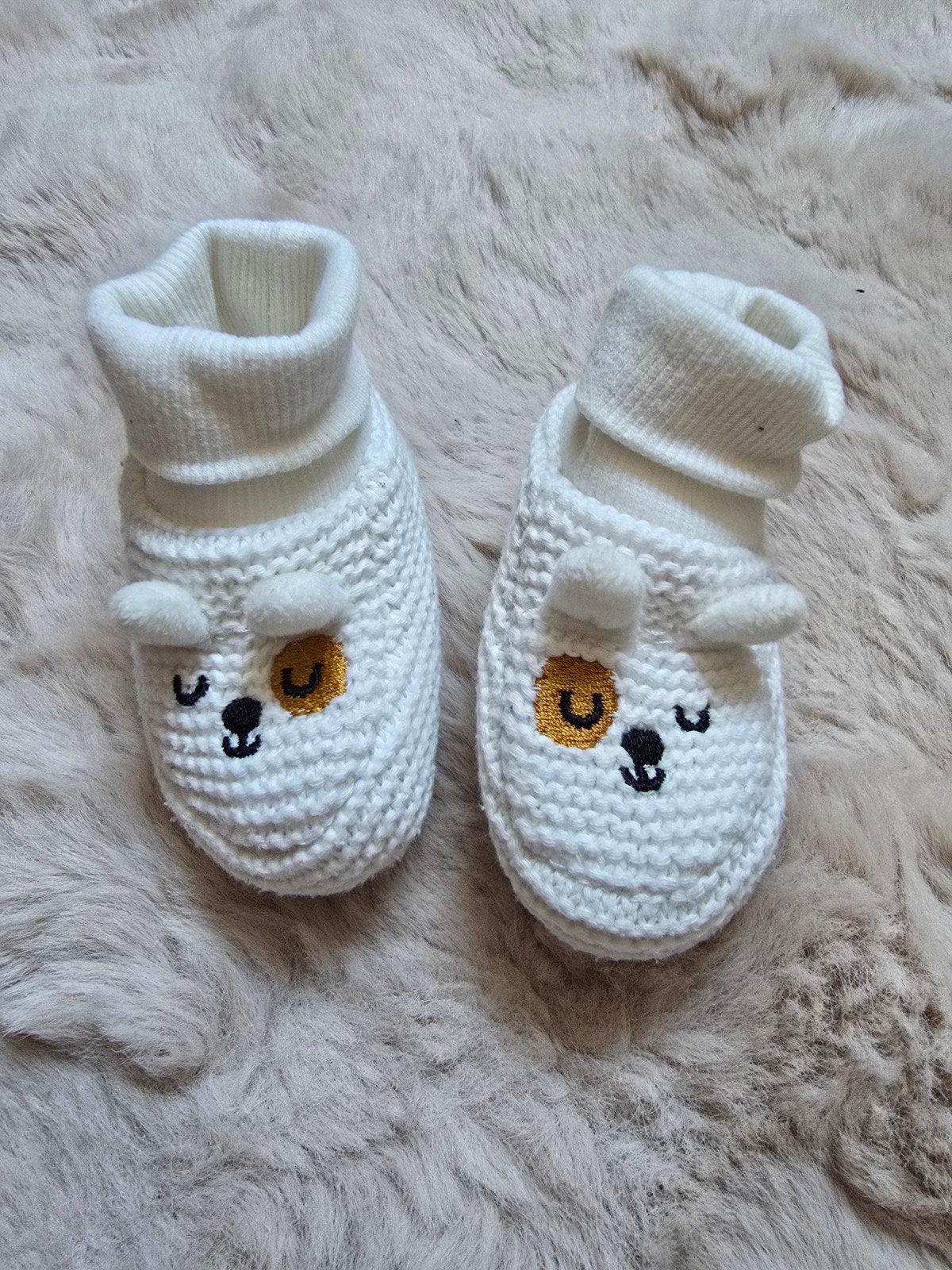 Hema Babyslofjes - Wit met Hondjes - Newborn, Kinderen en Baby's, Babykleding | Schoentjes en Sokjes, Slofjes, Jongetje of Meisje