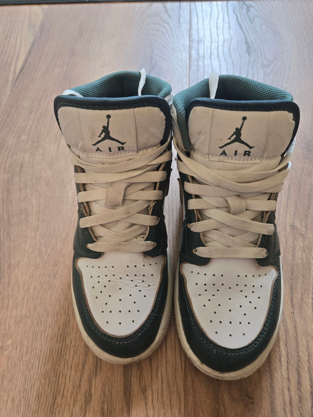 Jordan 1 Mid SE' Oxidized Green maat 35.5, Jongen of Meisje, Schoenen, Ophalen of Verzenden, Zo goed als nieuw