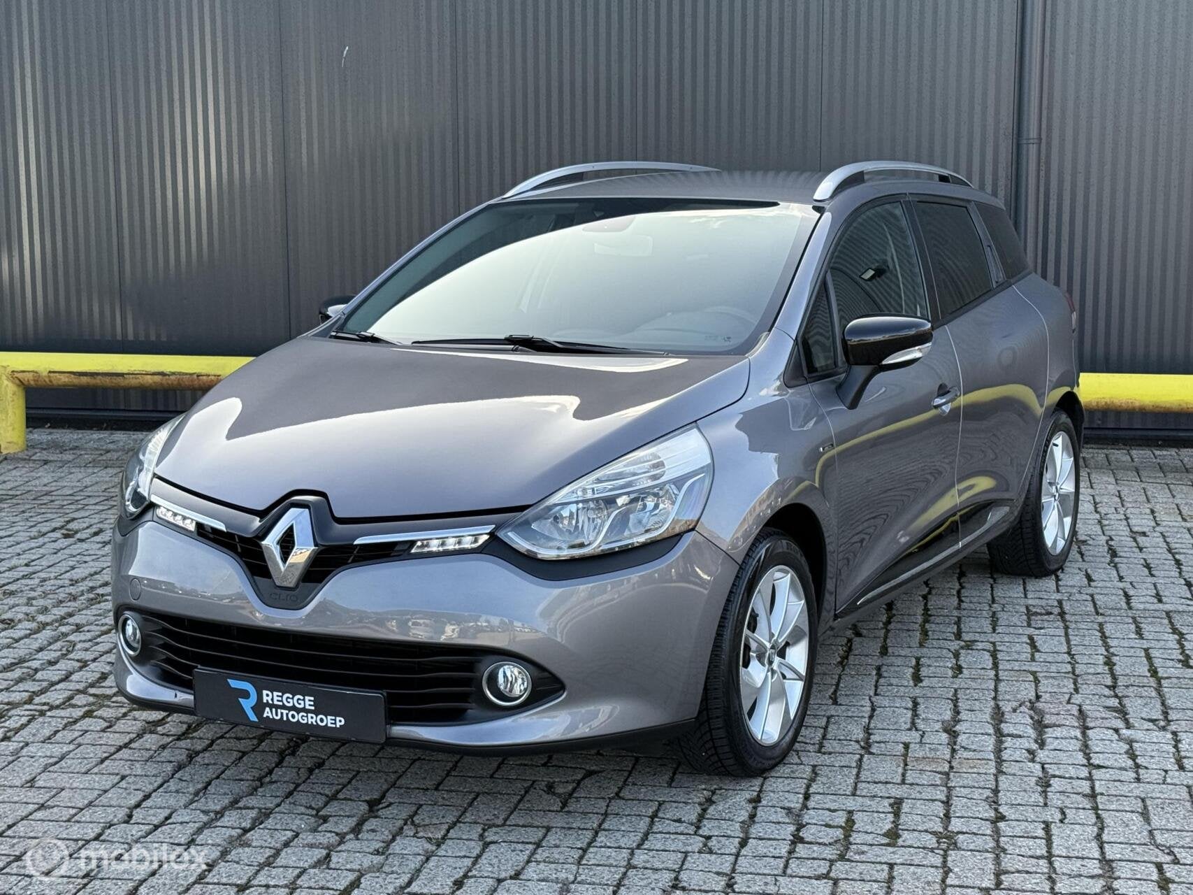 Renault Clio Estate 1.2 Dynamique NAVI | CRUISE | CLIMA, Auto's, Voorwielaandrijving, Gebruikt, 4 cilinders, Handgeschakeld