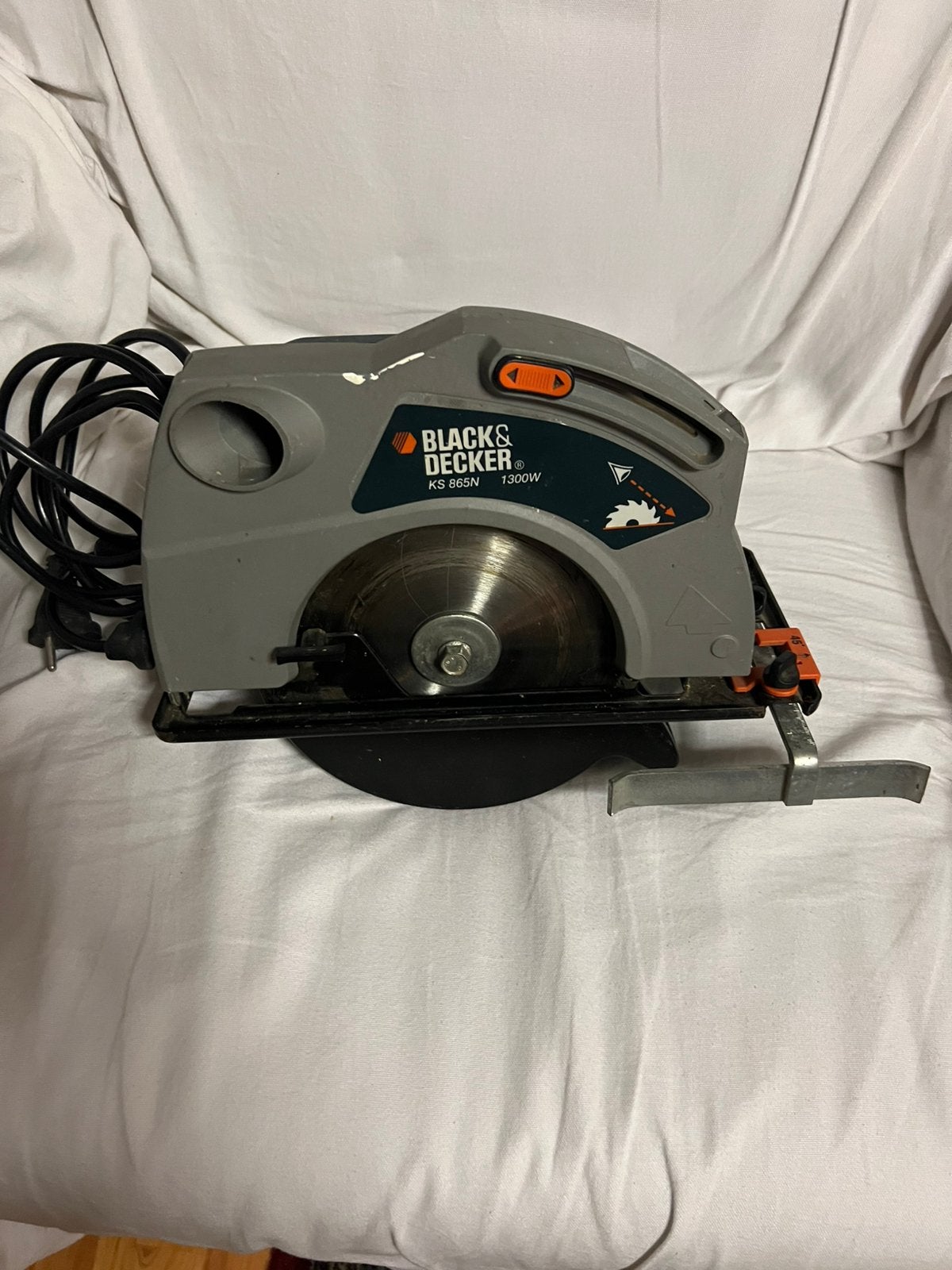 Black & Decker cirkelzaag ks865N 1300W, Cirkelzaag, Ophalen of Verzenden, Zo goed als nieuw, 30 tot 70 mm