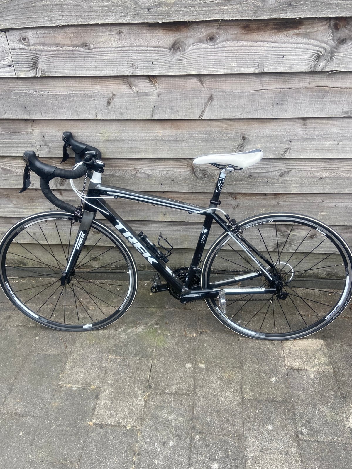Trek Madone 2.1 racefiets Shimano 105 groepset 52.1 cm, Fietsen en Brommers, 28 inch, Velgrem, Zo goed als nieuw, Ophalen