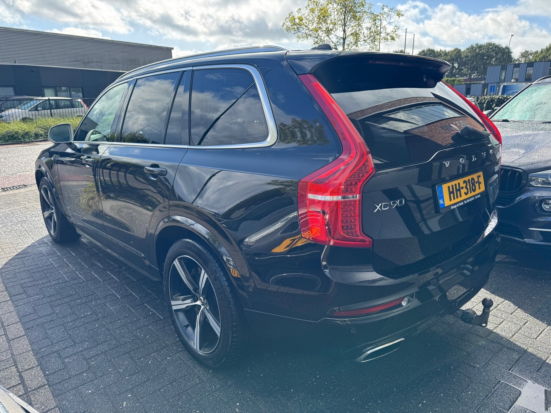 Volvo XC90 2.0 T8 7 PERS R DESIGN PANO 360 HEADUP TREKHAAK B, Dealer onderhouden, Gebruikt, 1969 cc, 7 stoelen