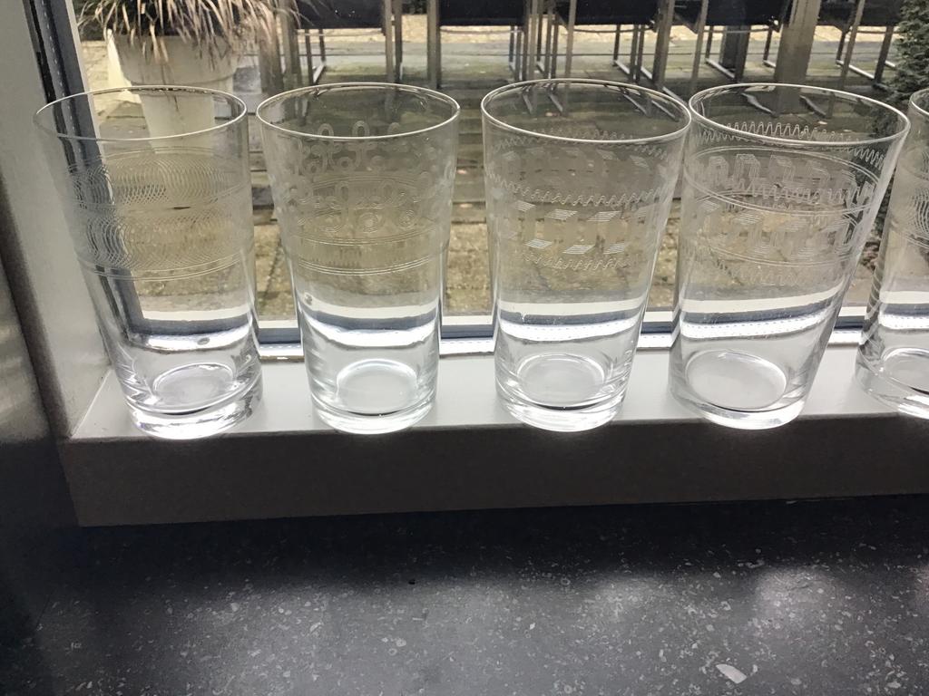 ANTIEK “WATER/LIMONADE GLAZEN” met GUILLOUCHE GRAVERING, Ophalen of Verzenden