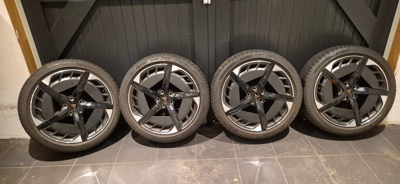 20 inch velgen met banden voor oa Cupra Born - 3000km, Auto-onderdelen, Banden en Velgen, Ophalen