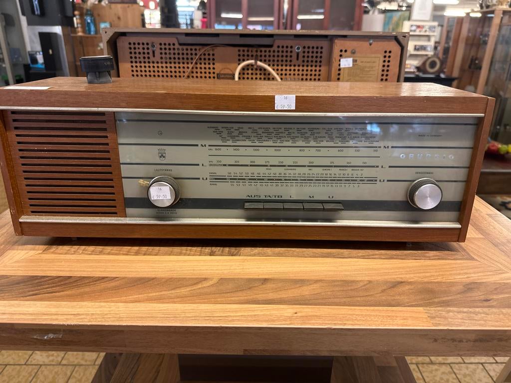 Vintage Grundig Radio Type RF 125 - Klassieke Wereldontvange, Ophalen, Gebruikt, Voorheuvel 48, Kringloop