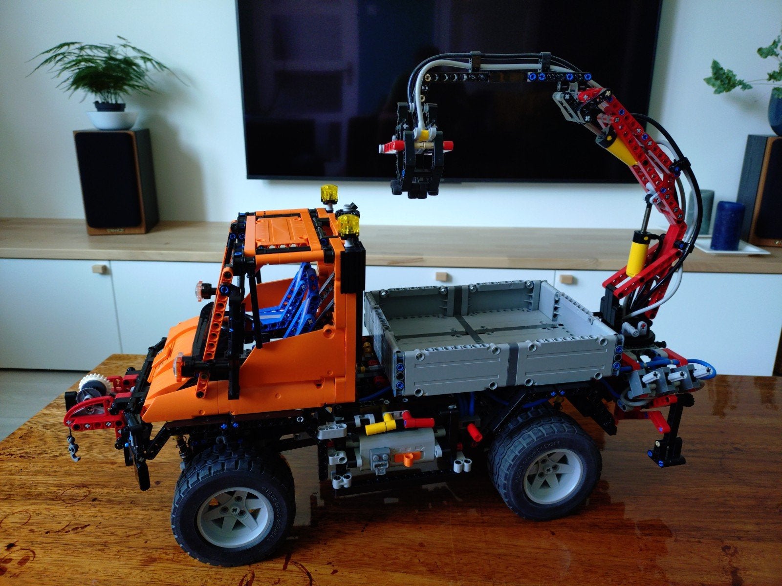 LEGO Technic 8110 Unimog, Ophalen, Zo goed als nieuw