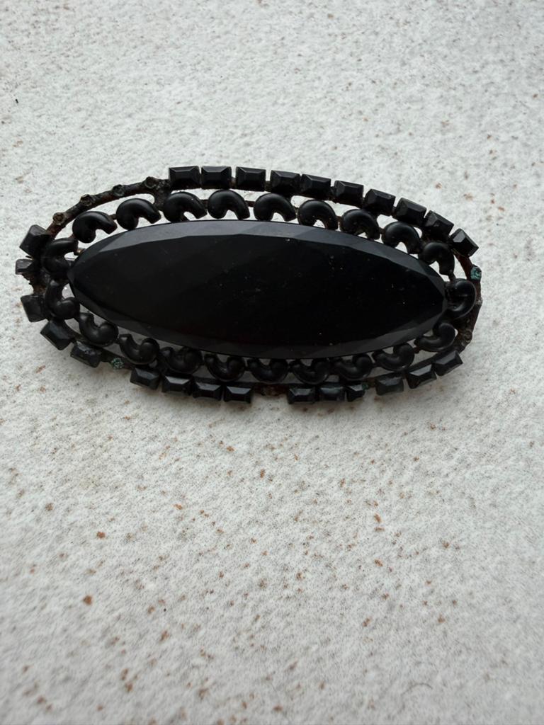 Vintage Zwarte Broche met Facetgeslepen Steen, Met kristal, Overige materialen, 4 tot 7 cm, Zwart