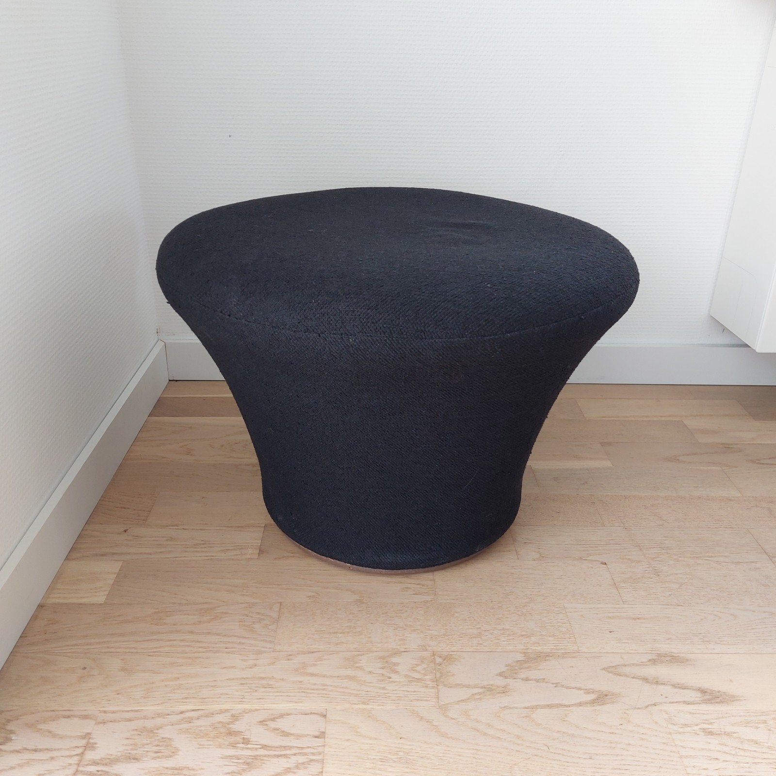 Artifort Vintage Mushroom  Design Poef Pierre Paulon- zwart, Huis en Inrichting, Gebruikt, Ophalen of Verzenden, Stof, 50 tot 75 cm