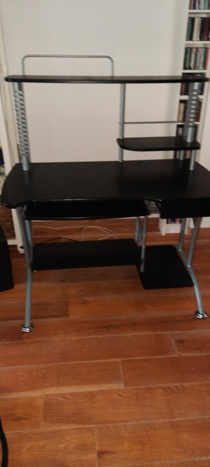 Gratis bureau, Huis en Inrichting, Kasten | Computermeubels, Gebruikt, 70 tot 120 cm, 120 tot 170 cm, 40 tot 80 cm