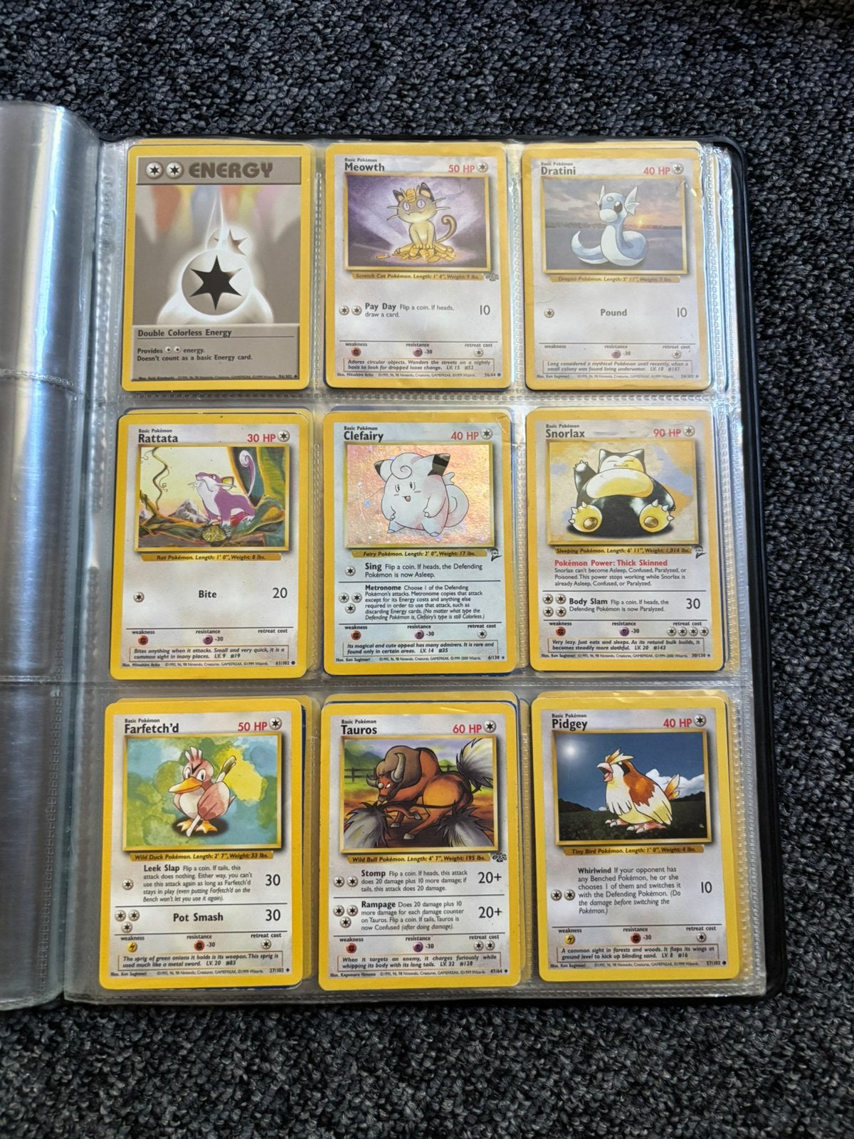 Map met pokemon kaarten, Ophalen of Verzenden, Zo goed als nieuw, Meerdere kaarten