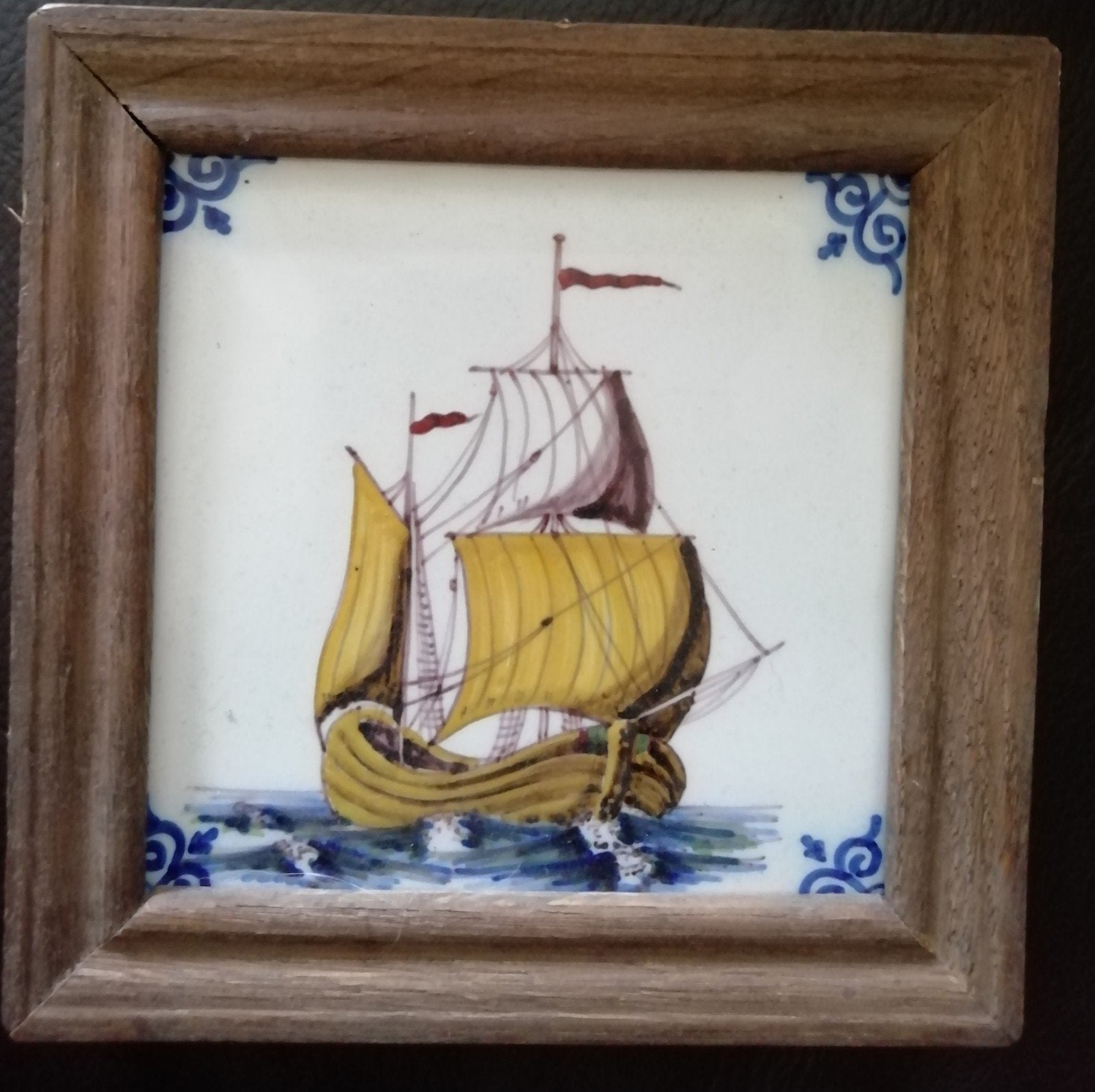 Antieke Harlingen Holland Tegel met Schip in Houten Lijst, Ophalen of Verzenden