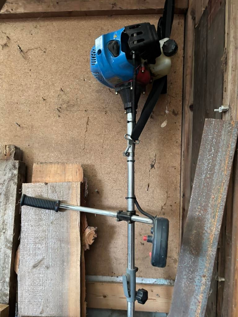 Te koop bosmaaier, Ophalen, Zo goed als nieuw, Benzine