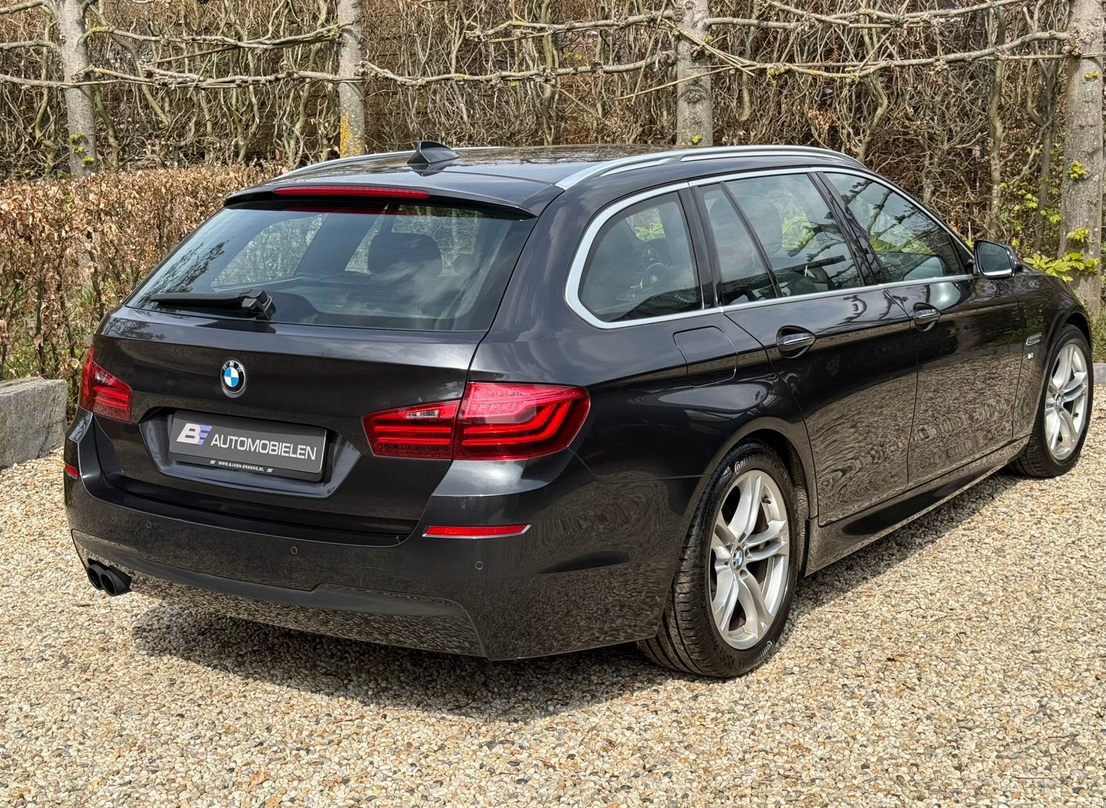 520i Touring M Sport -Sophistograu -Vol Historie -Zeer mooi, 4 cilinders, 2000 kg, Alcantara, Origineel Nederlands