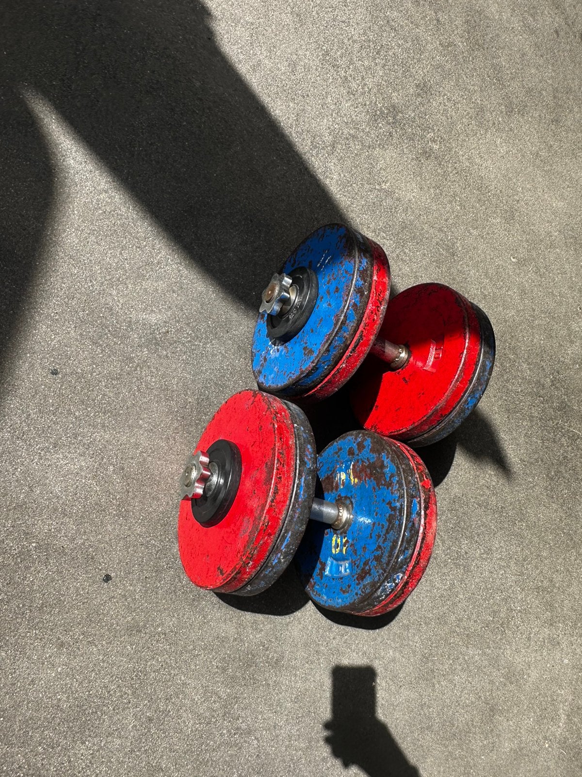 2x43kg verstelbare dumbells diameter van de gewichten 30mm, Ophalen, Gebruikt, Dumbbell