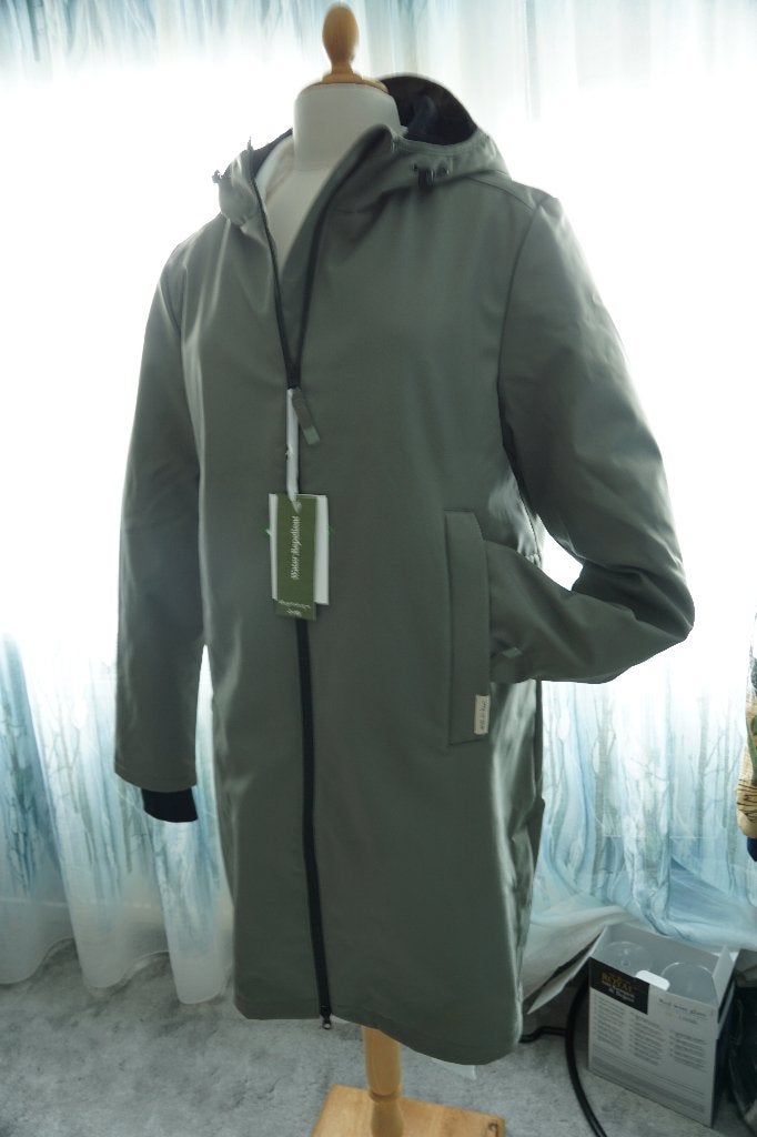 Gave Nieuwe olijfgroene najaars/W softshell jas Zusss 42 XL, Kleding | Dames, Maat 42/44 (L), Nieuw, Ophalen of Verzenden, Groen