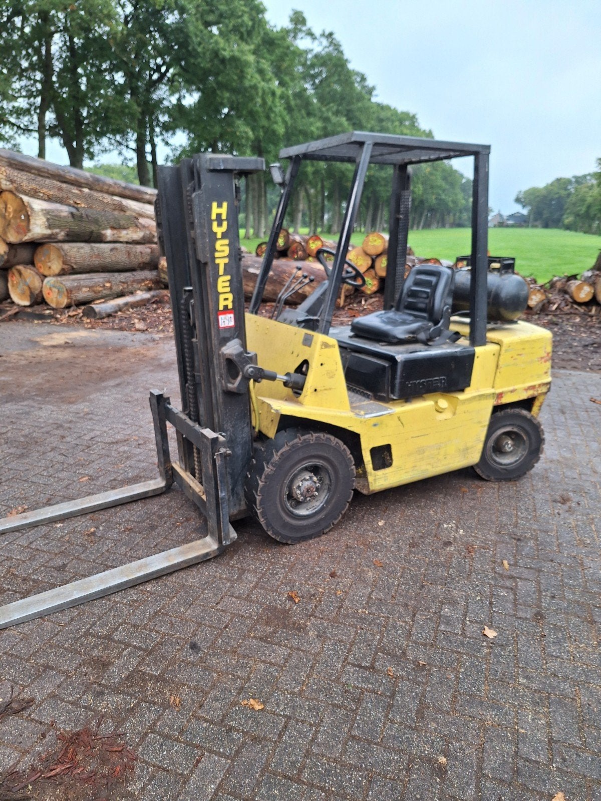 Defecte Hyster LPG heftruck H300XL met freelift mast, Heftruck, Hyster, 2000 tot 3000 kg, Ophalen