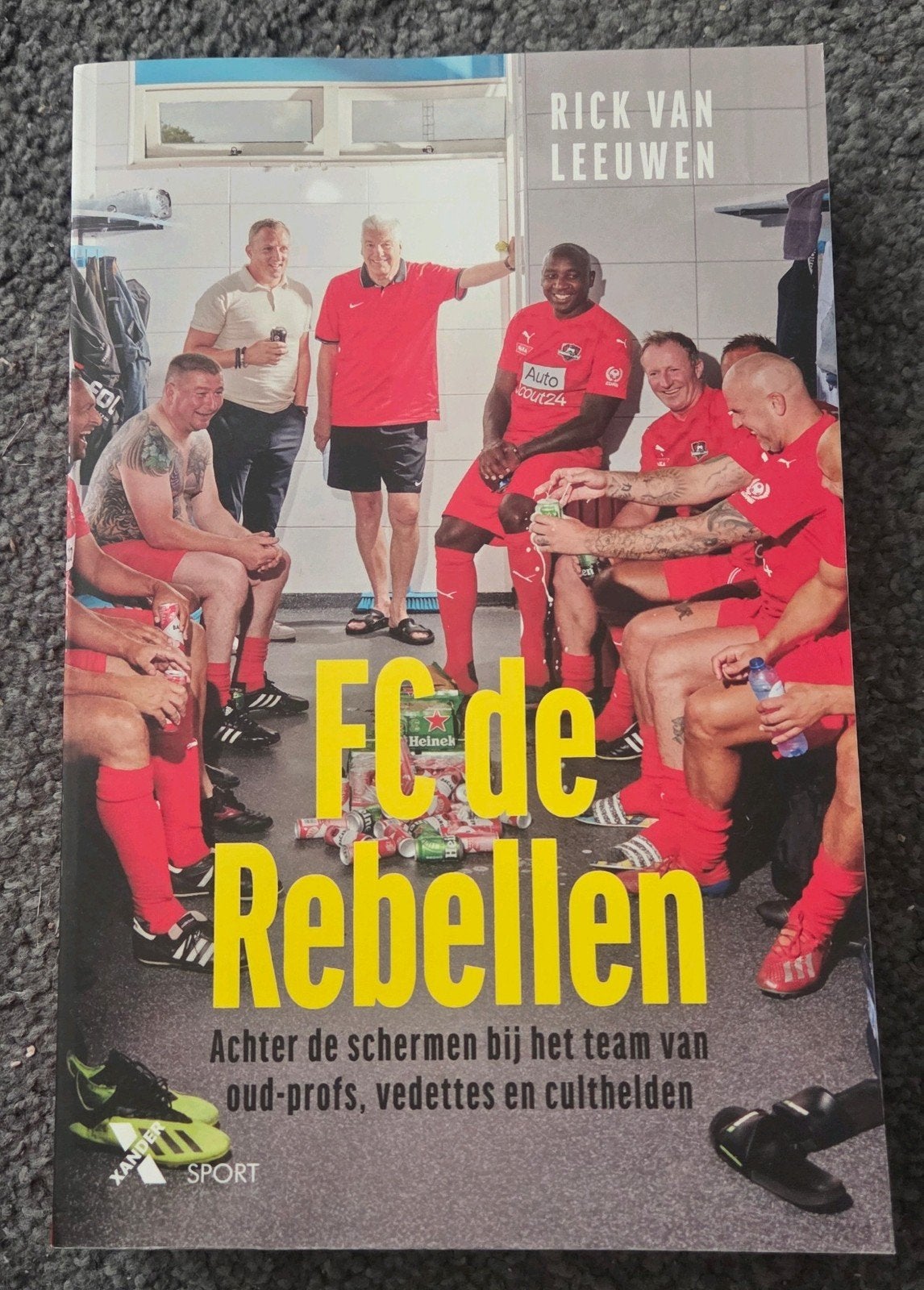 FC de Rebellen: Achter de schermen bij oud-profs, Boeken, Ophalen of Verzenden, Zo goed als nieuw, Rick van Leeuwen, Balsport