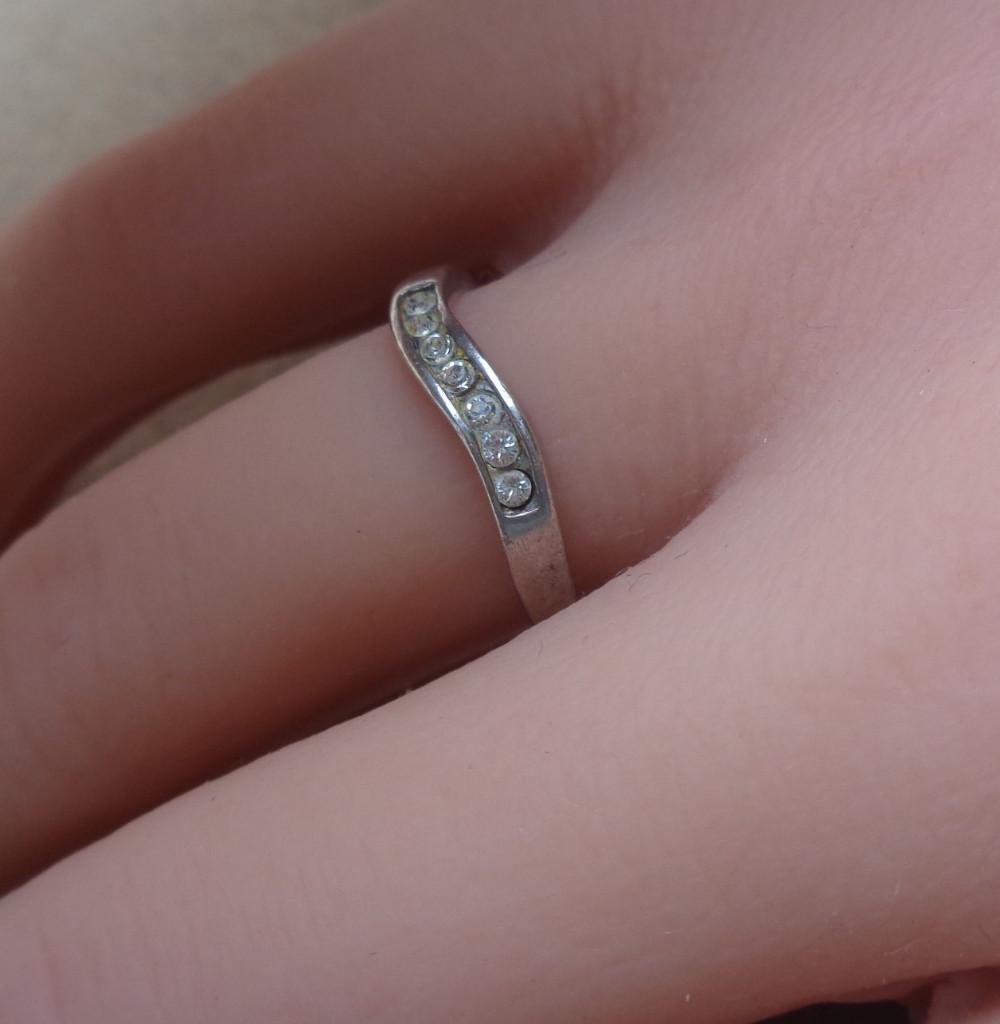zilveren smalle ring met steentjes [643], Sieraden, Tassen en Uiterlijk, Ringen, Verzenden, Dame, Zilver, Zilver
