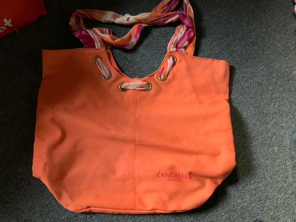 Leuke strandtas van Lancôme. 42 bij 36 cm, Ophalen of Verzenden, Zo goed als nieuw, Oranje, Overige typen
