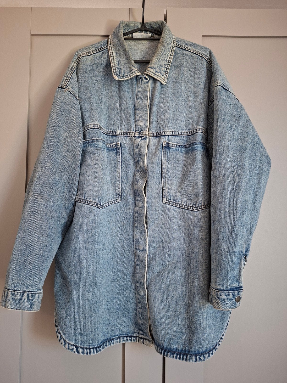 Te koop: Spijkerjasje (Nieuwstaat), Blauw, Maat 46/48 (XL) of groter, Ophalen of Verzenden, Zo goed als nieuw