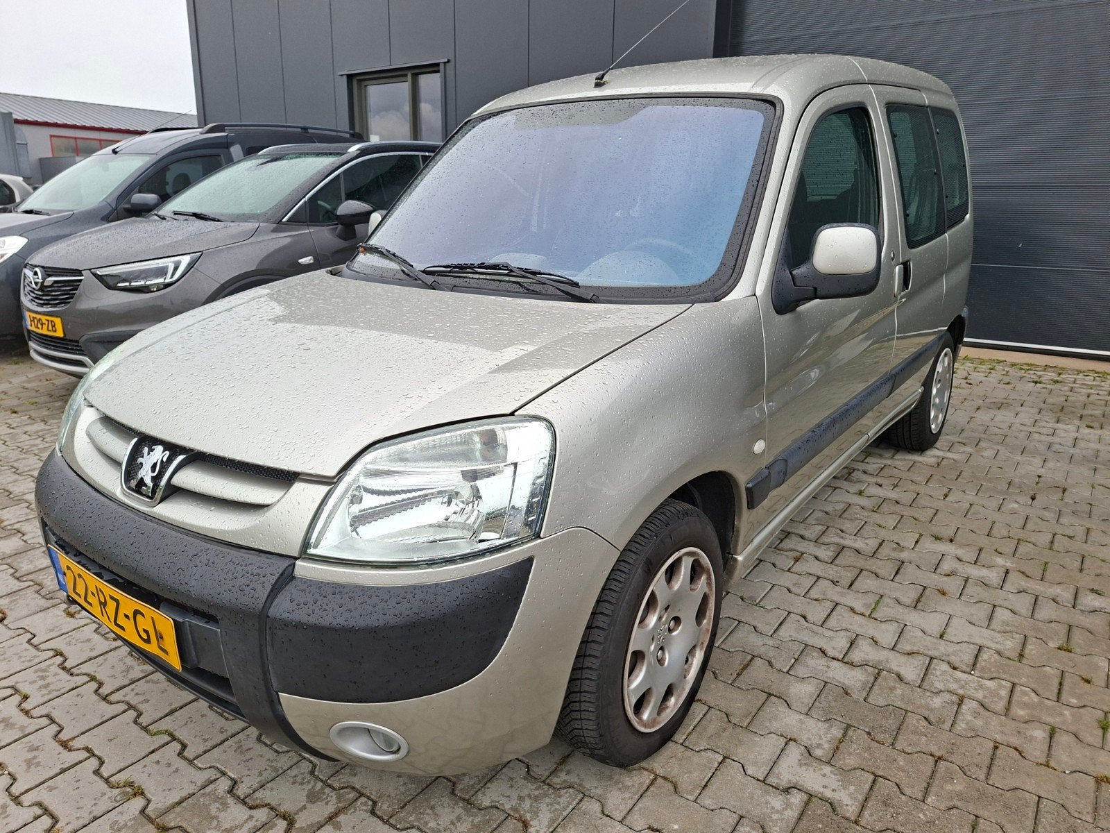 Peugeot Partner 1.6 16V XT Combi 2005 Grijs, Auto's, Peugeot, 4 cilinders, 1226 kg, Origineel Nederlands, Bedrijf