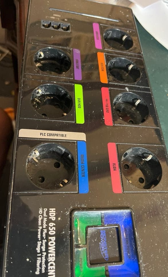 Monster HDP 650 PowerCenter - Overspanningsbeveiliging, Ophalen of Verzenden, Gebruikt, Minder dan 2 meter, Overige kabels