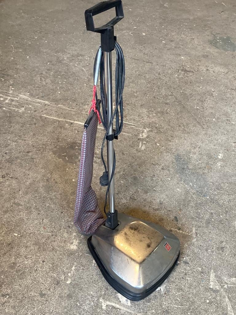 Boenmachine , FAM Nederland , 350 Watt , made in Italy, Ophalen of Verzenden, Gebruikt, Schrobmachine