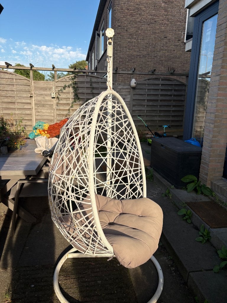 Mooie eistoel, Tuin en Terras, Ophalen, Zo goed als nieuw, Overige materialen