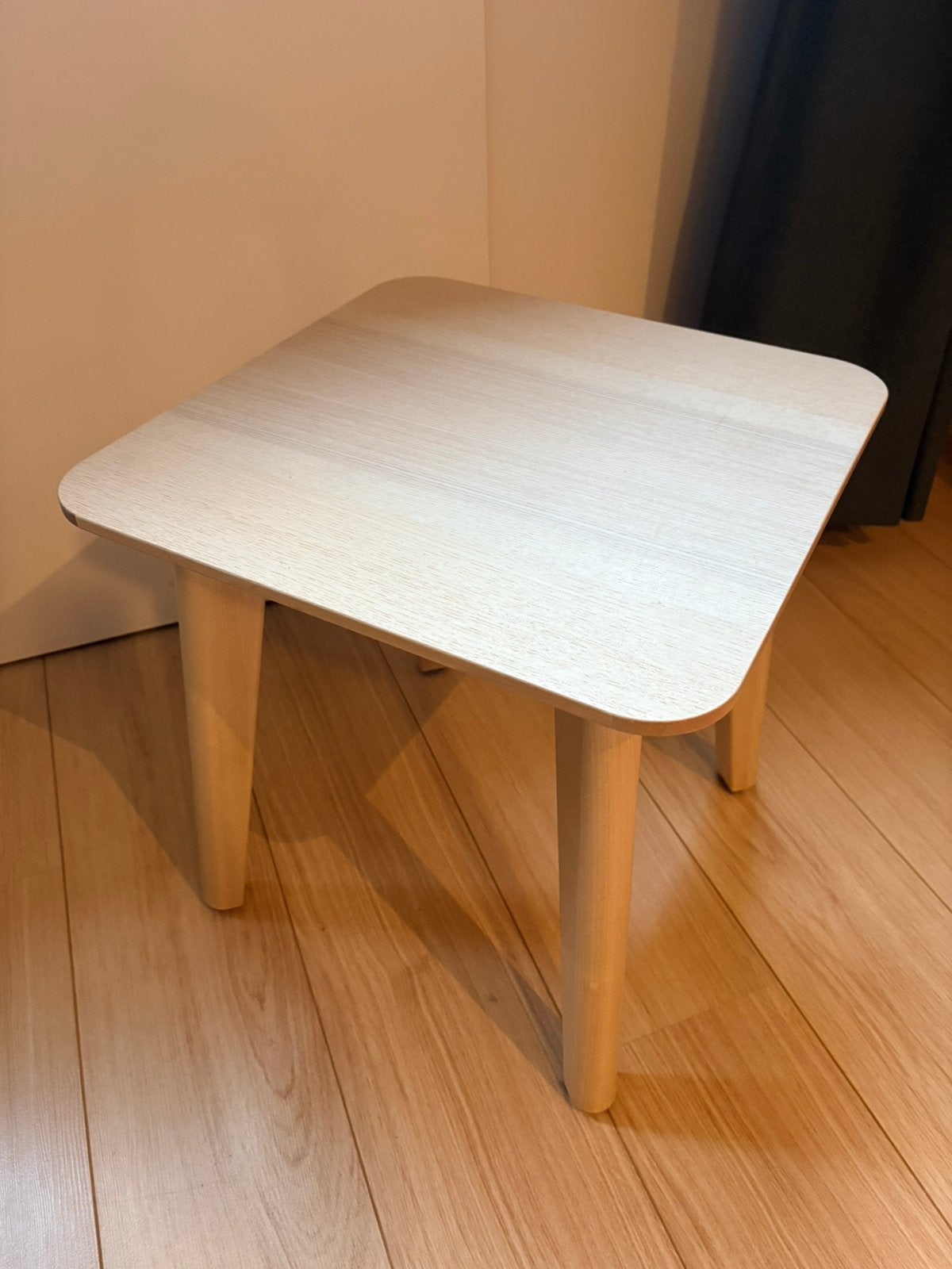 Lisabo ikea bijzet tafeltje, Minder dan 55 cm, Vierkant, Zo goed als nieuw, Hout