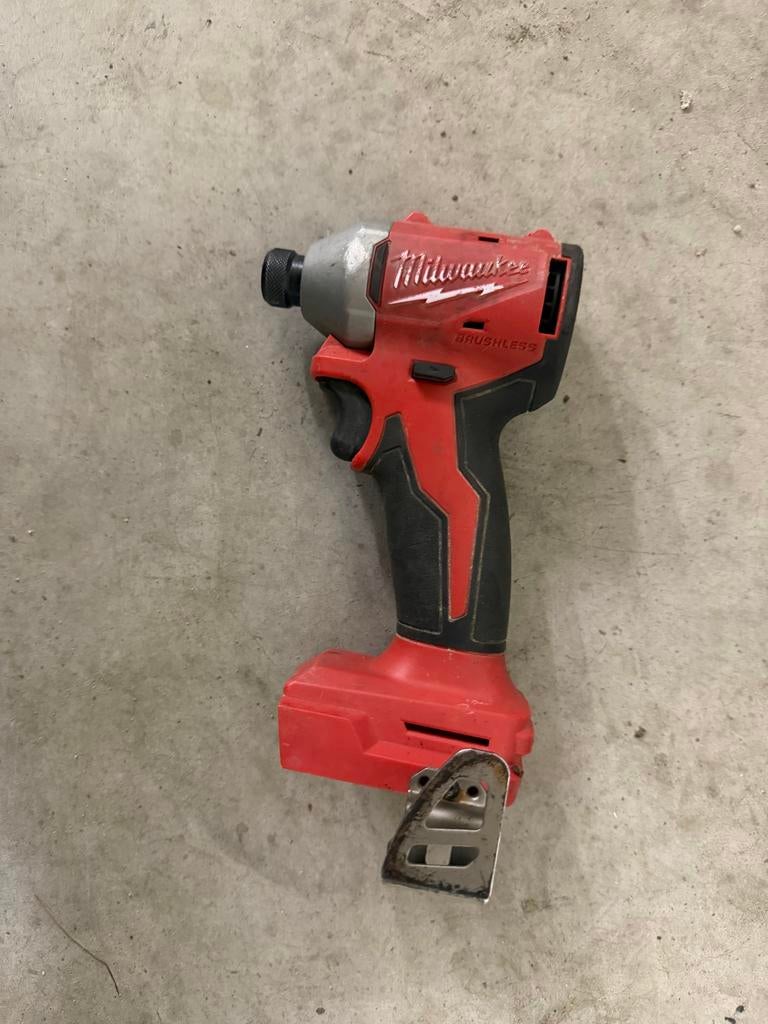 Milwaukee M18 Schroefmachine Body - Gebruikt, Doe-het-zelf en Verbouw, Gereedschap | Boormachines, Ophalen, Gebruikt, Variabele snelheid