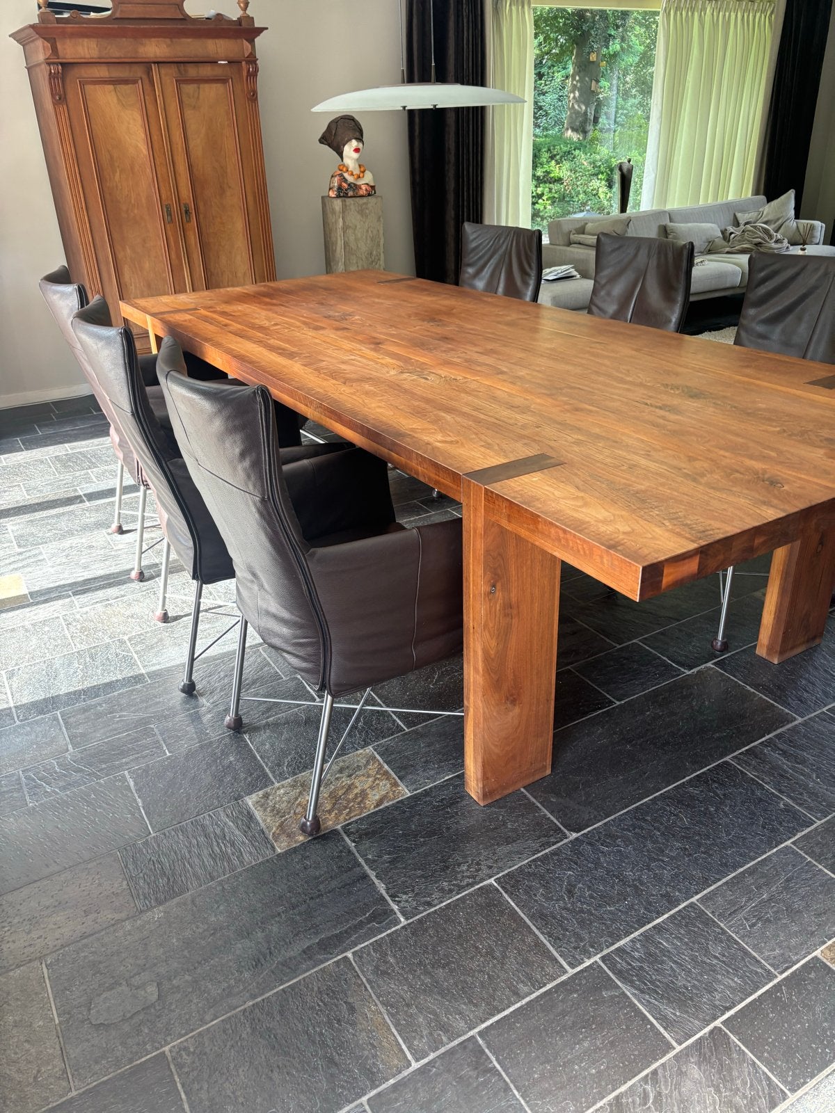 Foto 3 van Massief notenhouten eettafel - 3.00x1.20 x 78