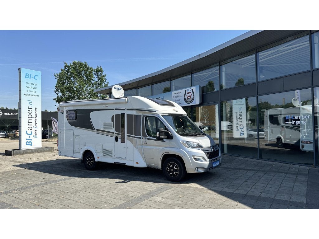 Carado Clever Plus Edition 338 T Solar-Omvormer-Liftdrager, Chemisch toilet, Ringverwarming, Tot en met 2, Bedrijf