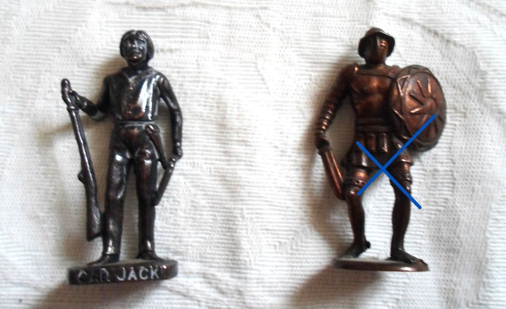 Ferrero metalen figuurtjes. Cap. Jack en Gladiator, Verzamelen, Verrassingseieren, Ophalen of Verzenden, Zo goed als nieuw, Overige typen