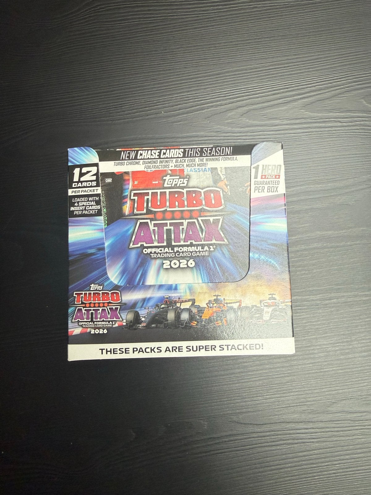 Topps Turbo Attax F1 2026 Trading Card Game Boosterbox, Ophalen of Verzenden, Nieuw, Boosterbox