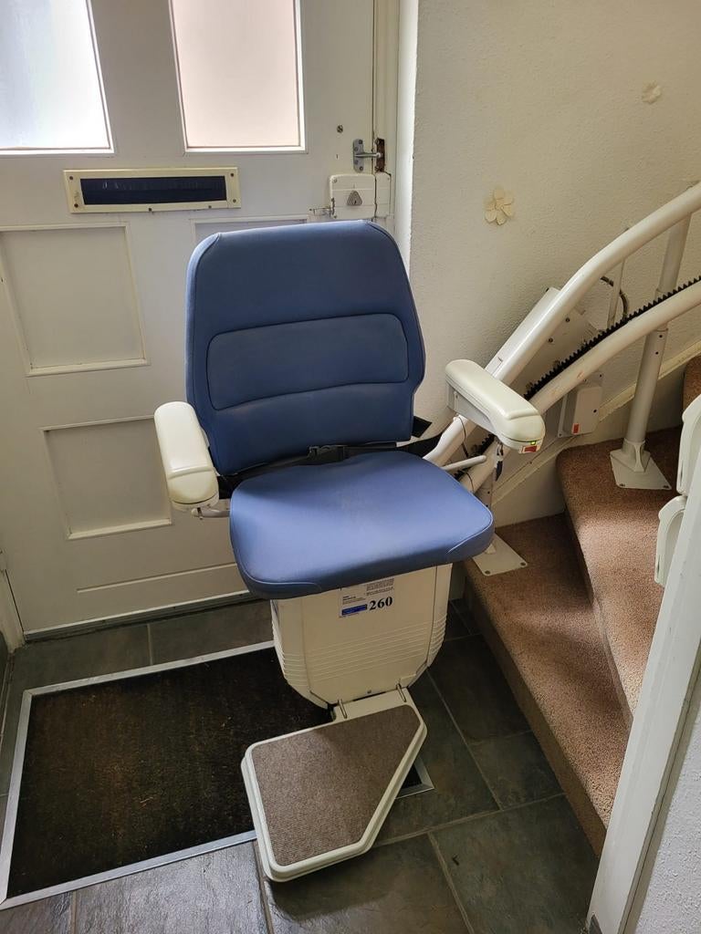 Traplift rechte trap met 1 bocht., Diversen, Ophalen, Gebruikt
