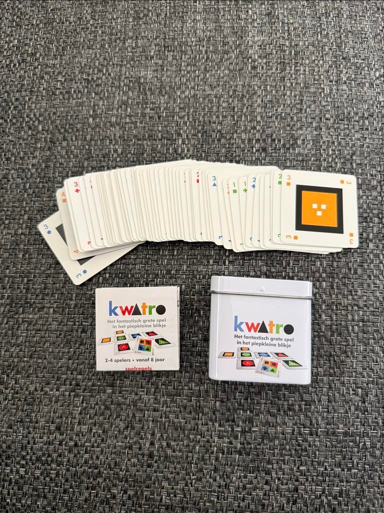 Kwatro Kaartspel in Blik - White Goblin Games Kwarto, Hobby en Vrije tijd, Gezelschapsspellen | Kaartspellen, Drie of vier spelers